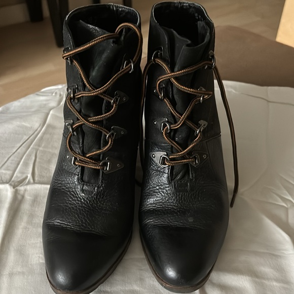 Franco Sarto! Size 10, heel 3in - Picture 1 of 5